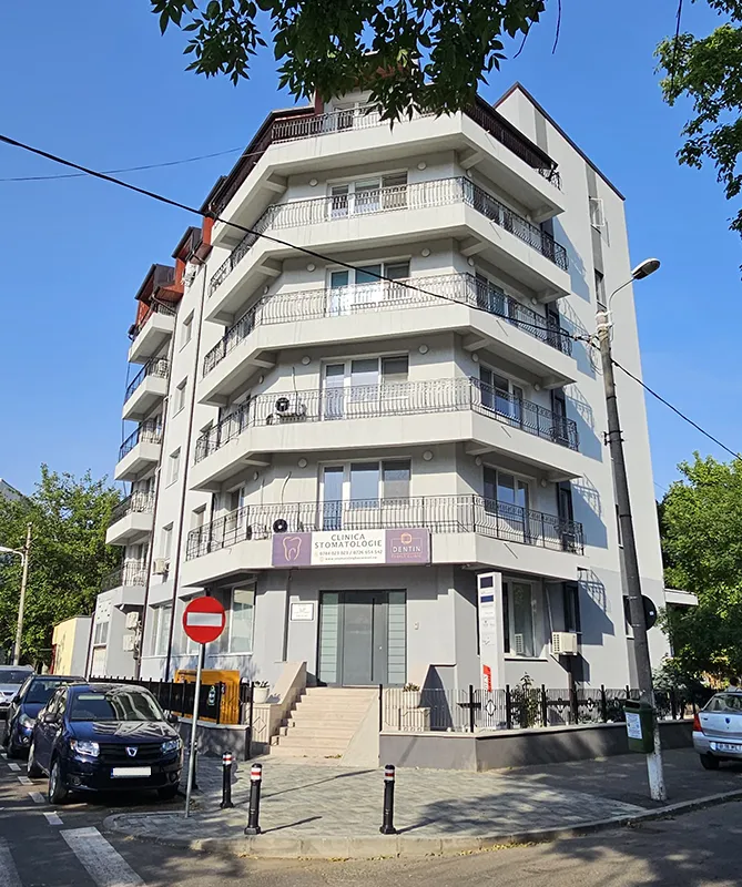 Clădirea clinicii Dentin de pe Strada Frunzei